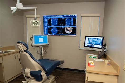 Paramount Implant Center .